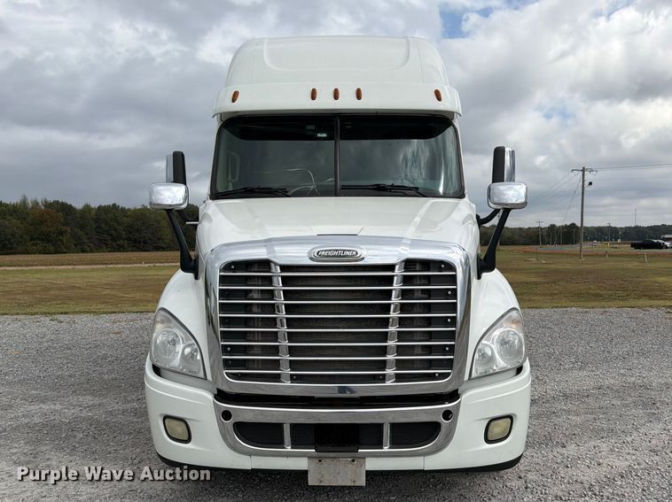 2016 Freightliner CASCADIA