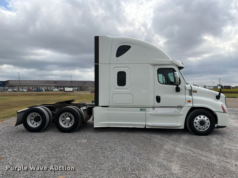 2016 Freightliner CASCADIA