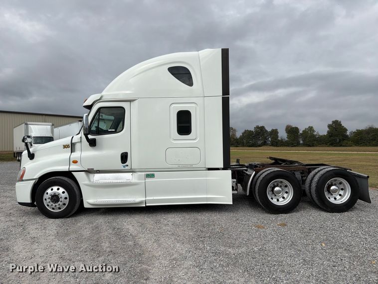 2016 Freightliner CASCADIA
