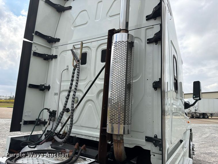 2016 Freightliner CASCADIA