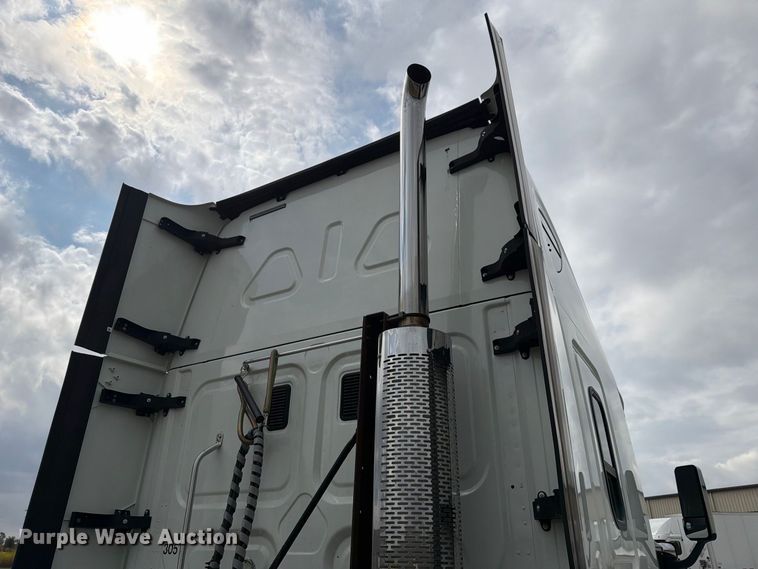 2016 Freightliner CASCADIA