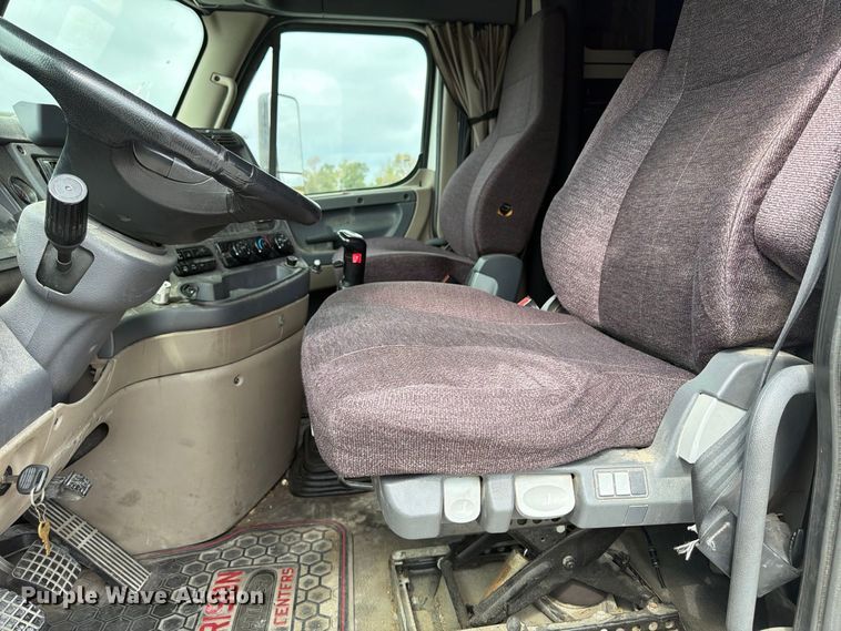 2016 Freightliner CASCADIA