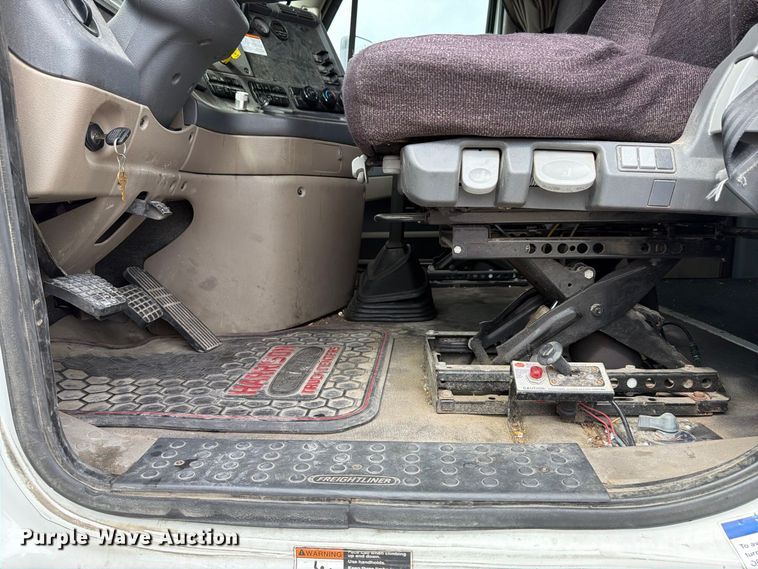 2016 Freightliner CASCADIA