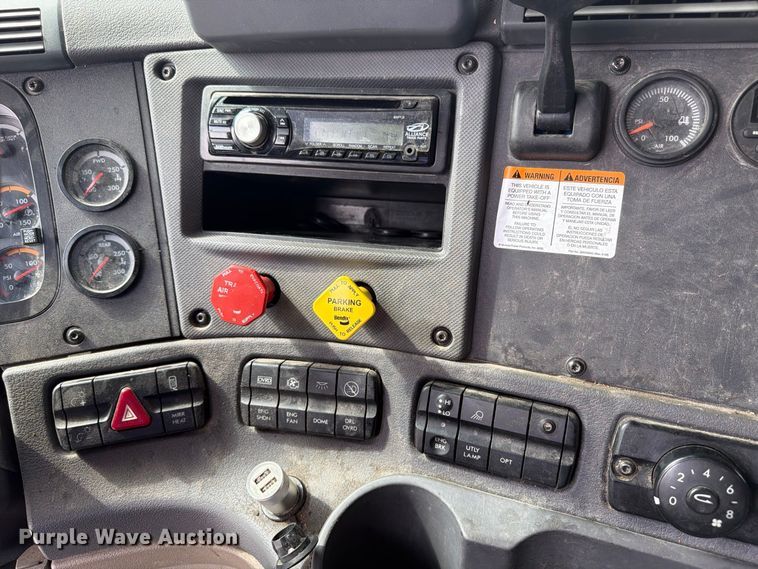 2016 Freightliner CASCADIA