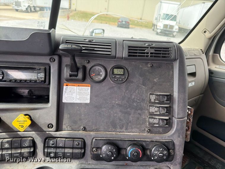 2016 Freightliner CASCADIA