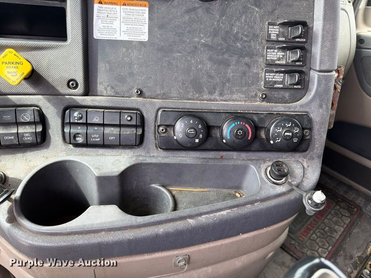 2016 Freightliner CASCADIA