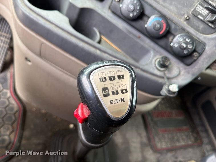 2016 Freightliner CASCADIA