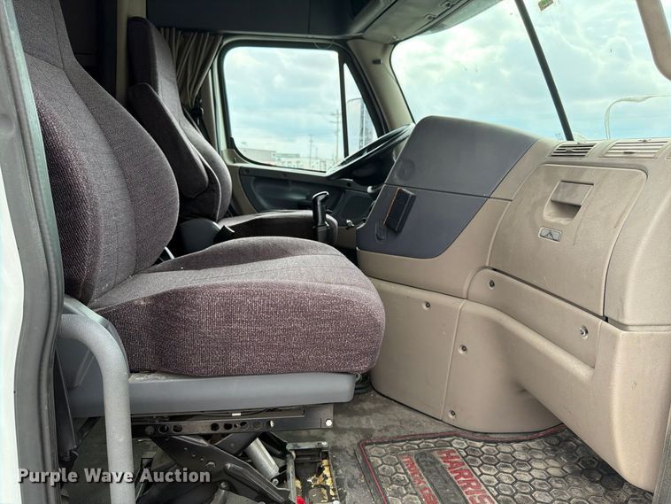 2016 Freightliner CASCADIA