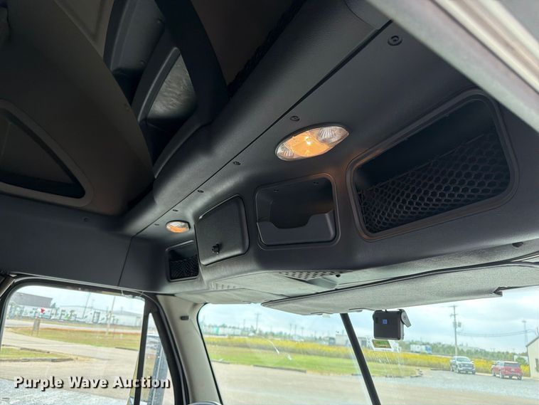 2016 Freightliner CASCADIA