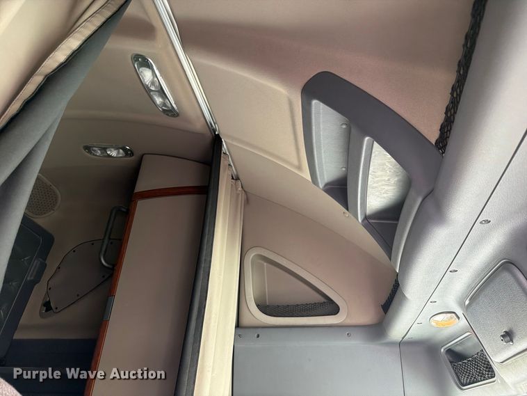 2016 Freightliner CASCADIA