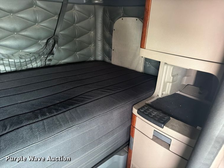 2016 Freightliner CASCADIA