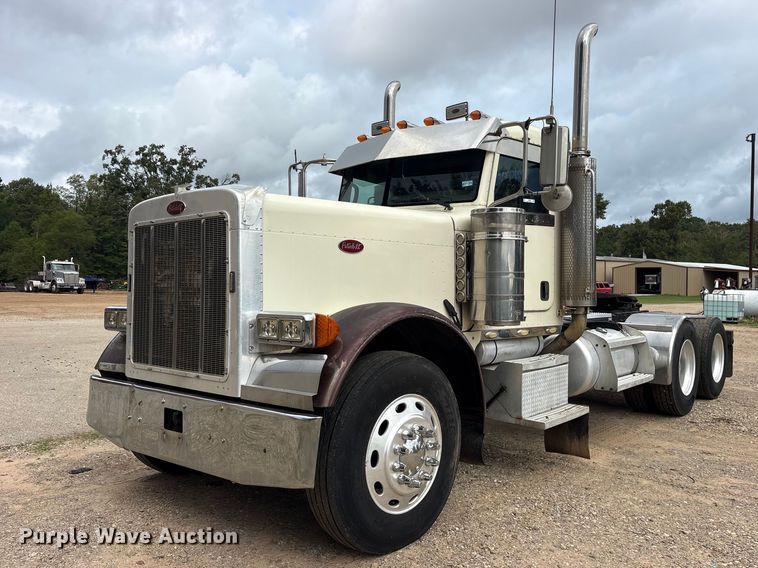 image for item ES8292 2007 Peterbilt 379 semi truck