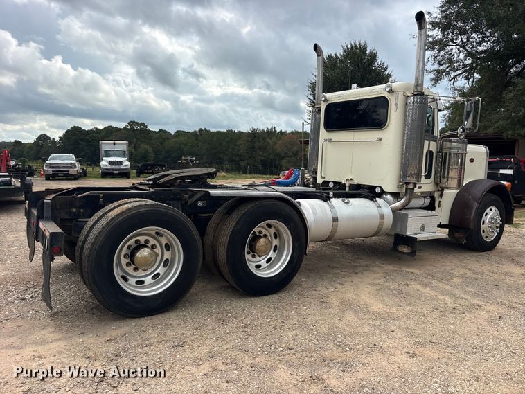 image for item ES8292 2007 Peterbilt 379 semi truck
