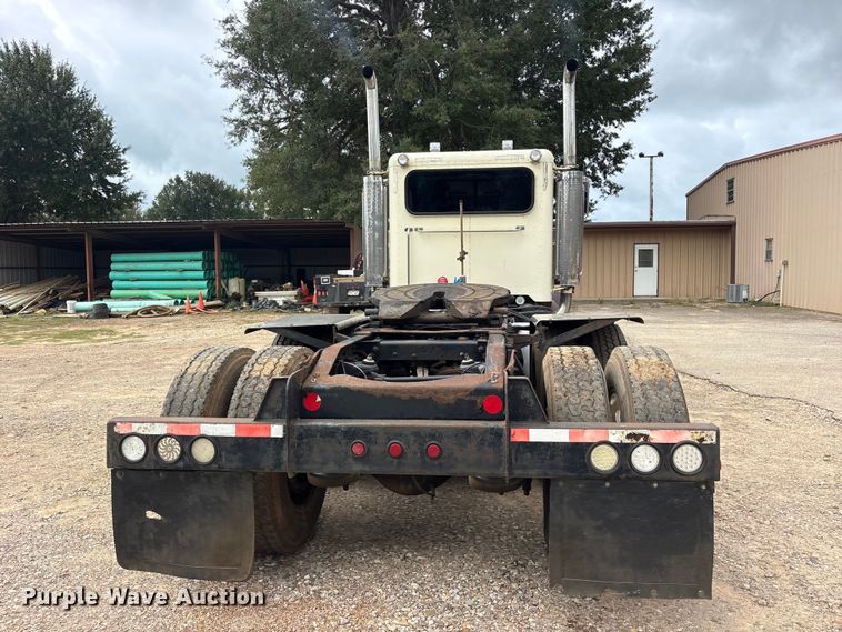 image for item ES8292 2007 Peterbilt 379 semi truck