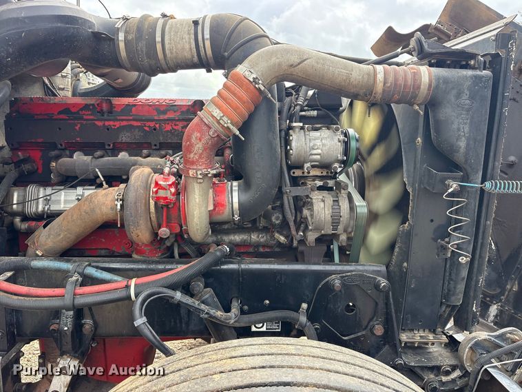 image for item ES8292 2007 Peterbilt 379 semi truck