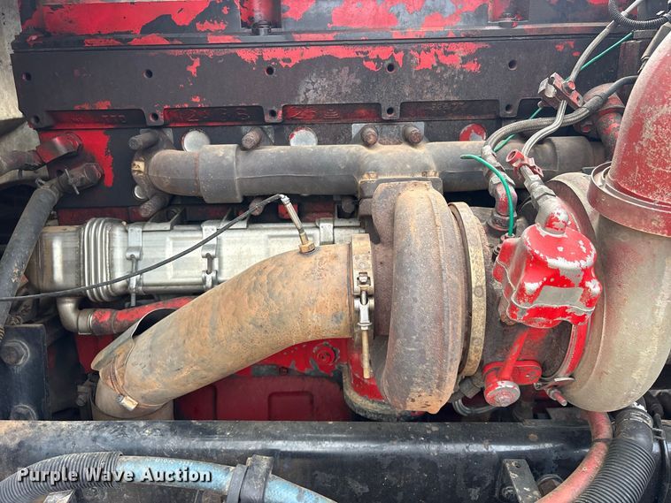 image for item ES8292 2007 Peterbilt 379 semi truck