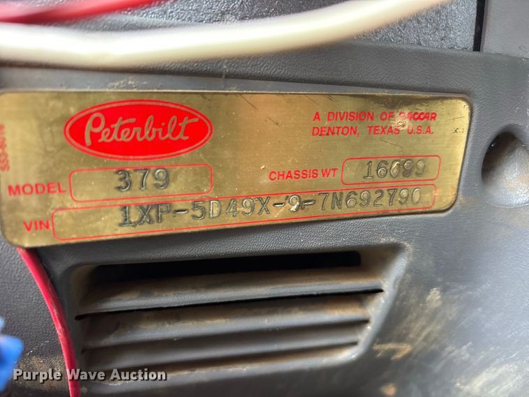 image for item ES8292 2007 Peterbilt 379 semi truck