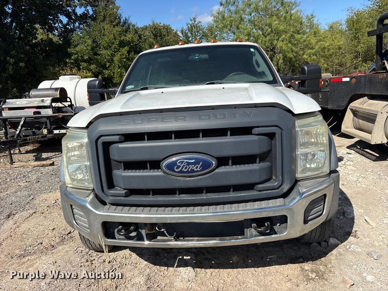 image for item ES8296 2014 Ford F550 Crew Cab flatbed truck