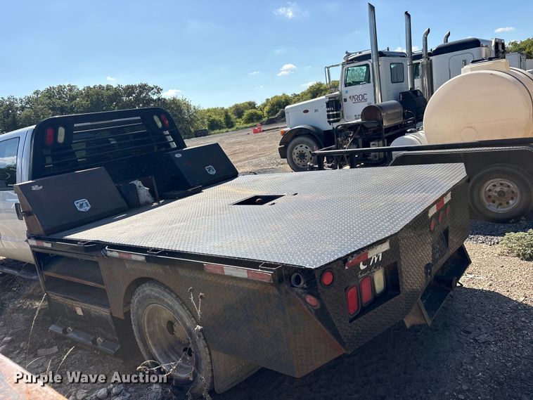 image for item ES8296 2014 Ford F550 Crew Cab flatbed truck