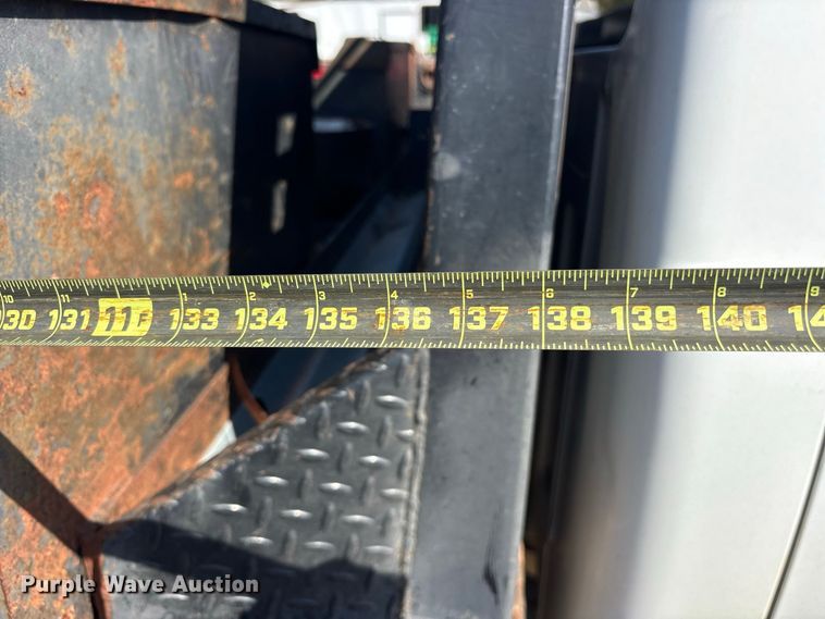 image for item ES8296 2014 Ford F550 Crew Cab flatbed truck