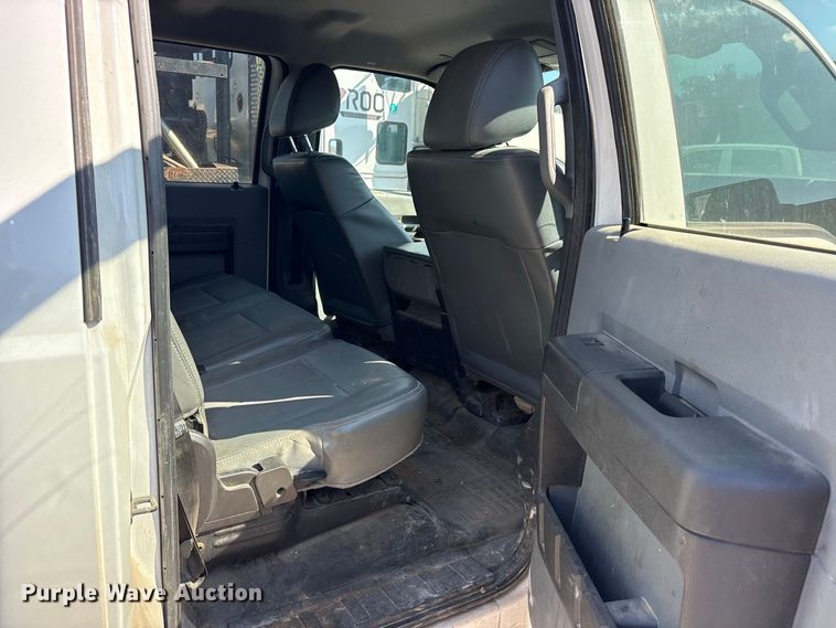 image for item ES8296 2014 Ford F550 Crew Cab flatbed truck