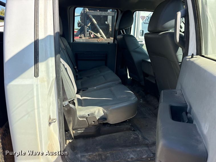 image for item ES8296 2014 Ford F550 Crew Cab flatbed truck