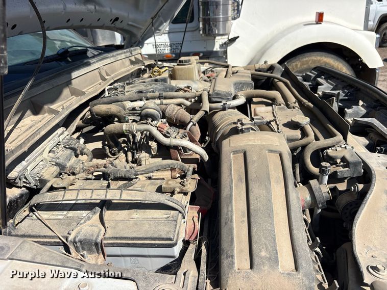 image for item ES8296 2014 Ford F550 Crew Cab flatbed truck
