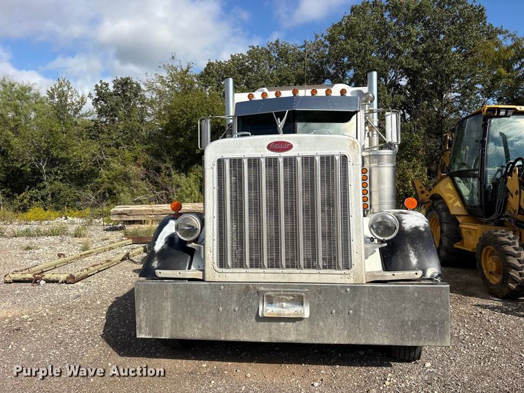 image for item ES8297 1995 Peterbilt 379 semi truck