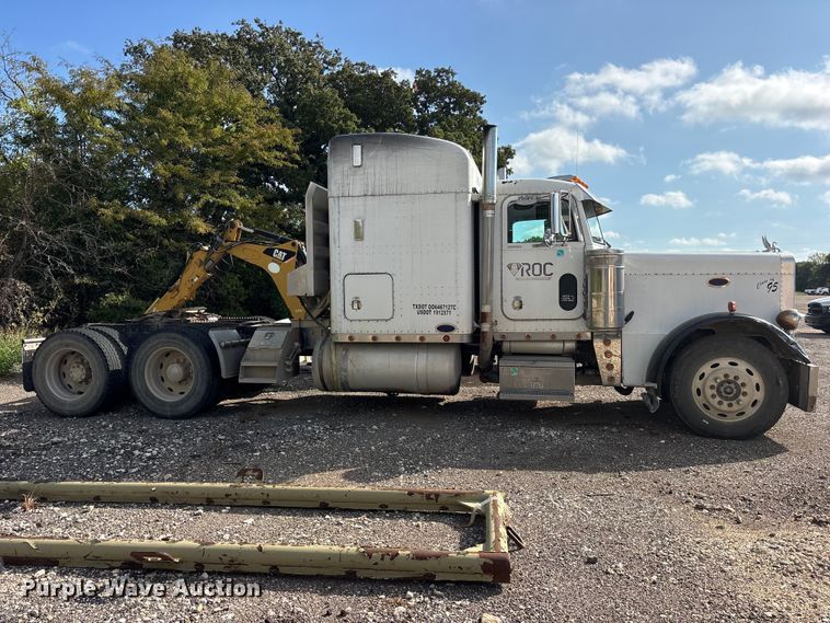 image for item ES8297 1995 Peterbilt 379 semi truck