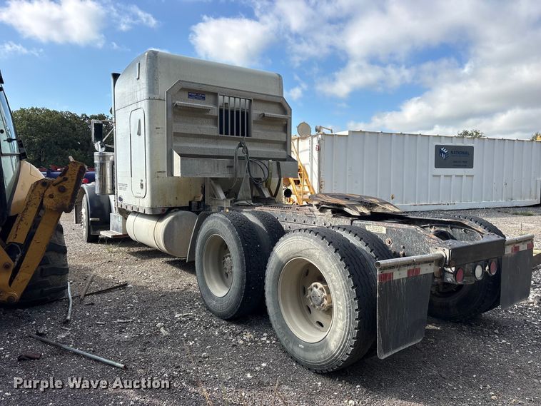 image for item ES8297 1995 Peterbilt 379 semi truck