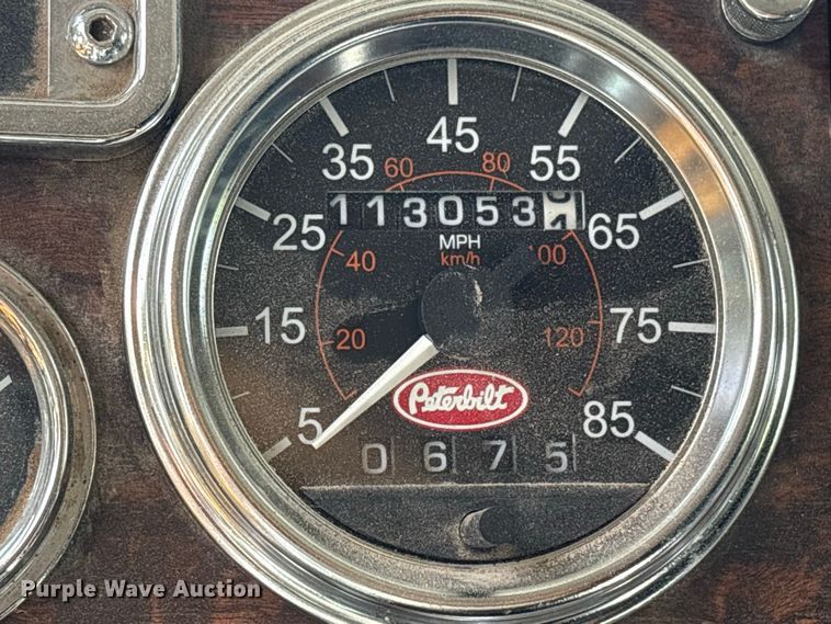 image for item ES8297 1995 Peterbilt 379 semi truck