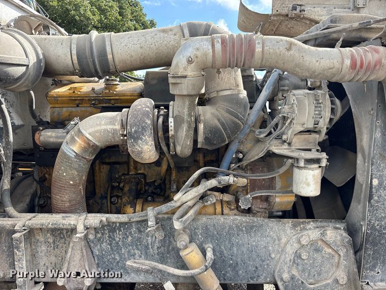 image for item ES8297 1995 Peterbilt 379 semi truck