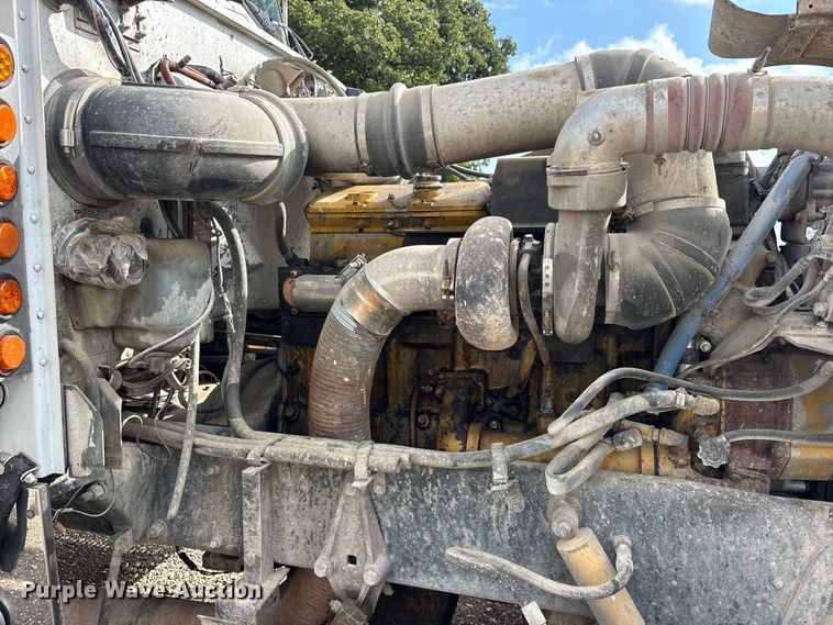 image for item ES8297 1995 Peterbilt 379 semi truck