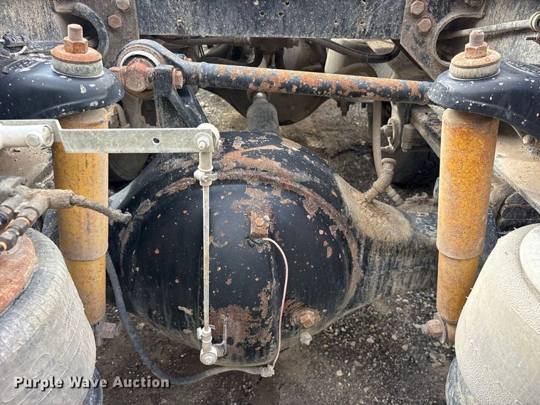 image for item ES8297 1995 Peterbilt 379 semi truck