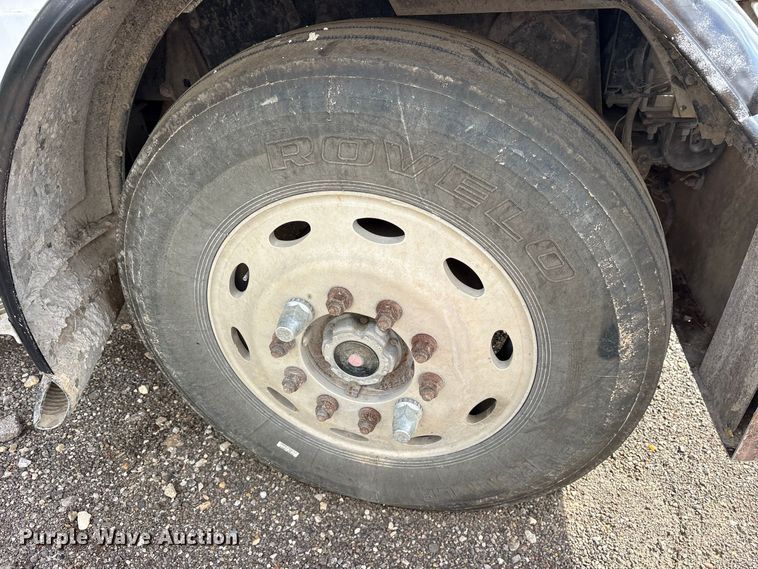 image for item ES8297 1995 Peterbilt 379 semi truck