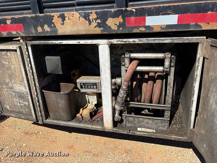 image for item ES8311 2016 International MF035 flatbed truck