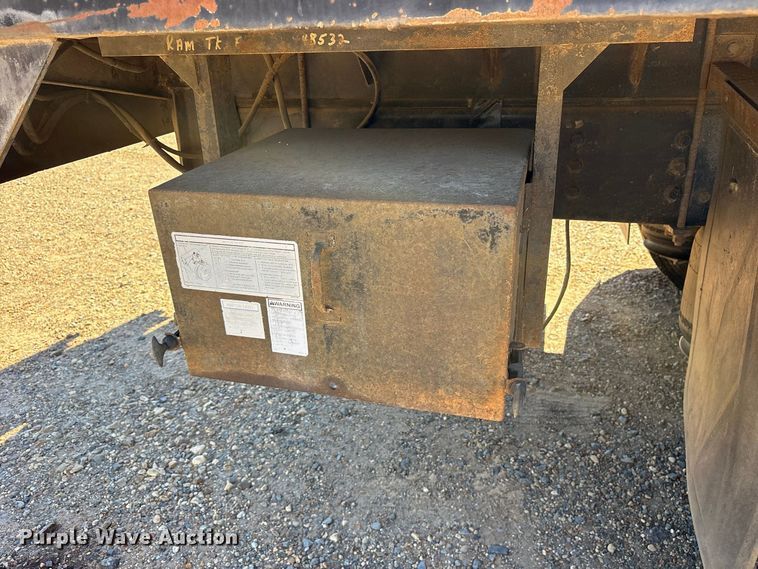 image for item ES8311 2016 International MF035 flatbed truck
