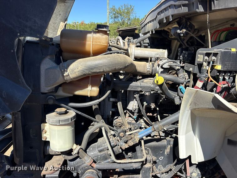 image for item ES8311 2016 International MF035 flatbed truck