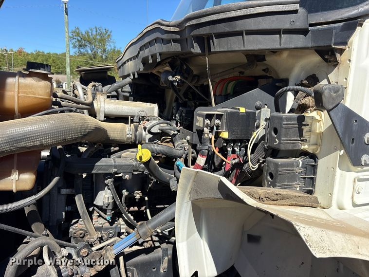 image for item ES8311 2016 International MF035 flatbed truck