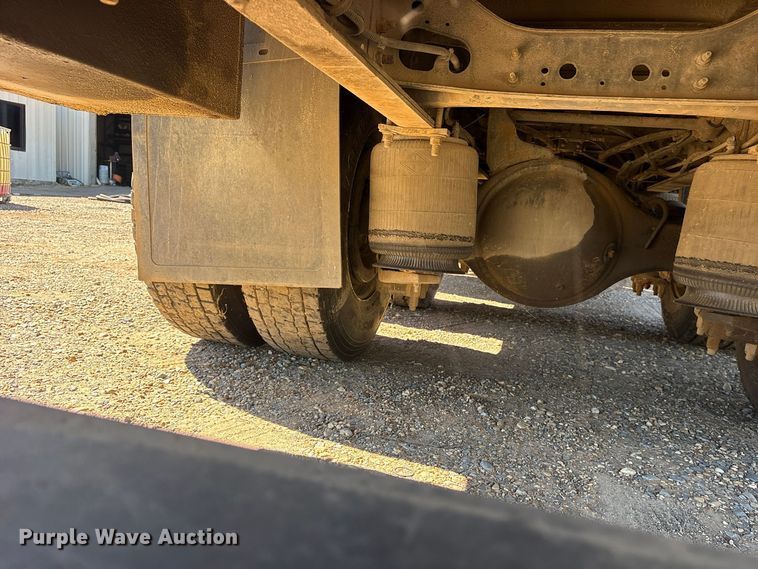 image for item ES8311 2016 International MF035 flatbed truck