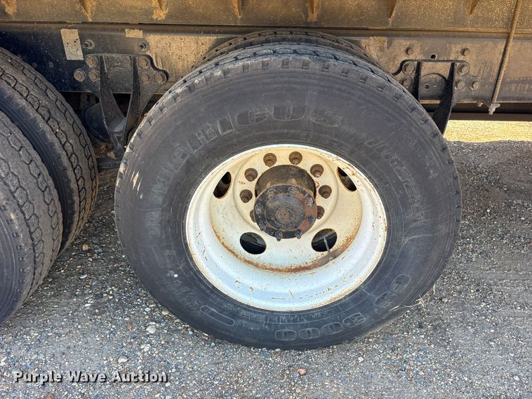 image for item ES8311 2016 International MF035 flatbed truck
