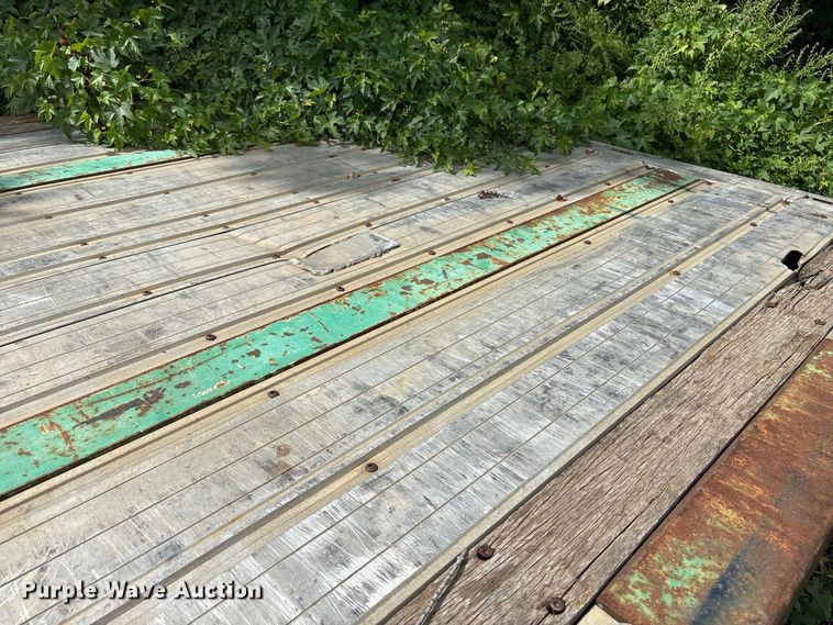 image for item ET8671 drop deck equipment trailer