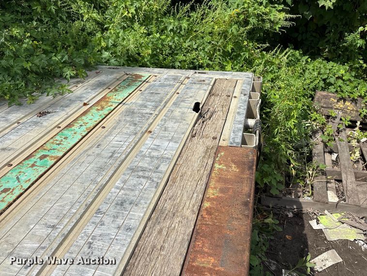 image for item ET8671 drop deck equipment trailer