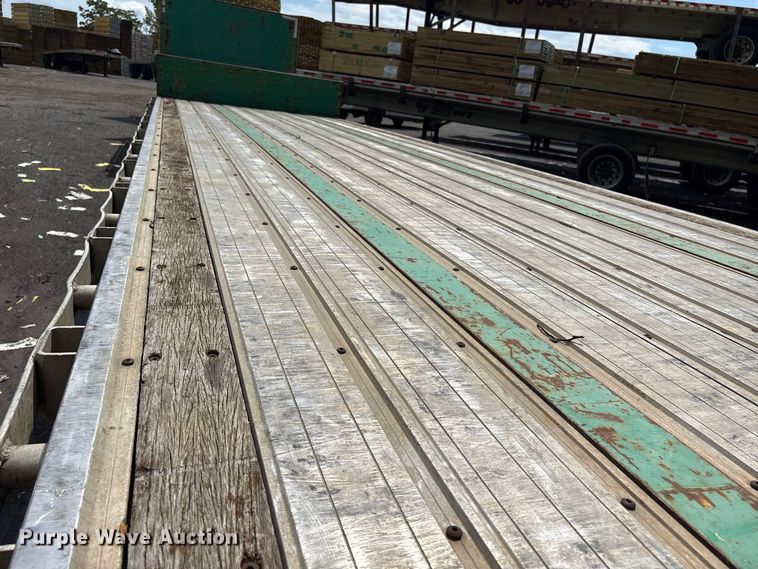image for item ET8671 drop deck equipment trailer