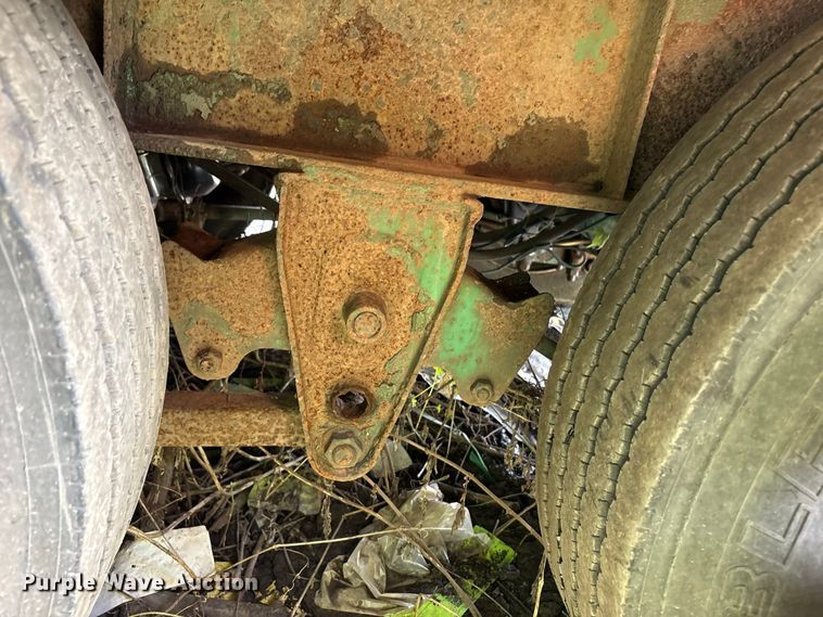 image for item ET8671 drop deck equipment trailer