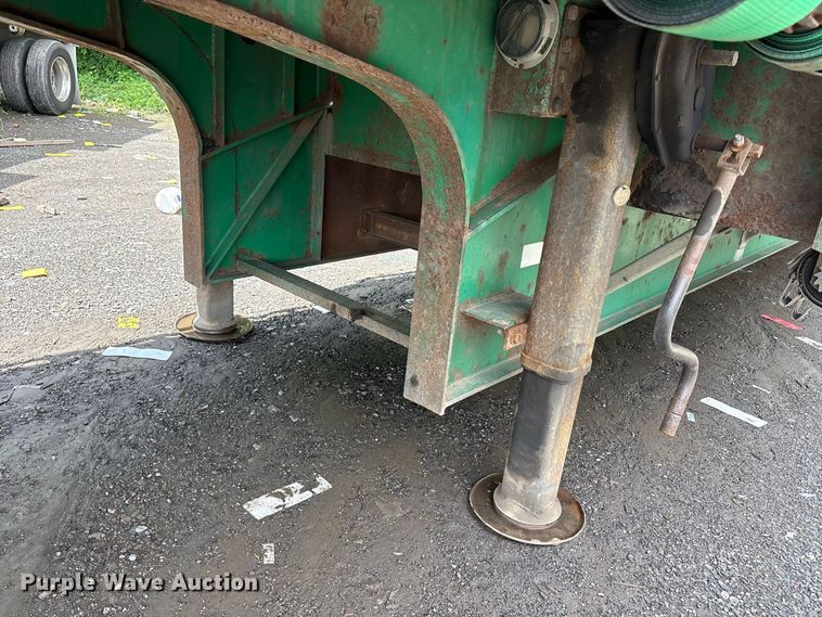 image for item ET8671 drop deck equipment trailer