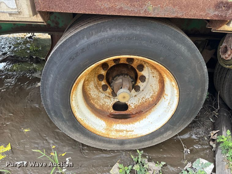 image for item ET8671 drop deck equipment trailer