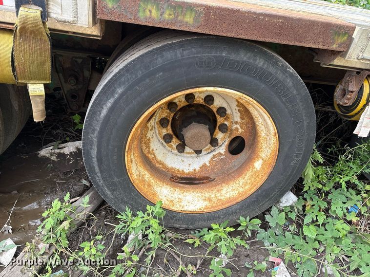 image for item ET8671 drop deck equipment trailer
