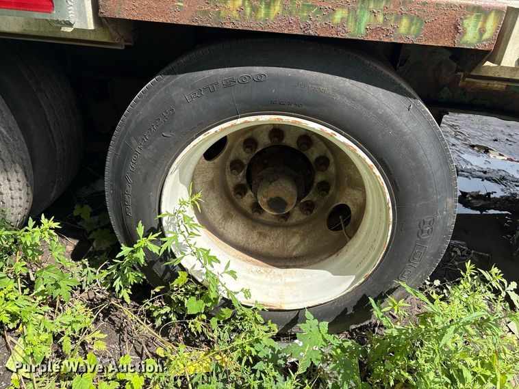 image for item ET8671 drop deck equipment trailer