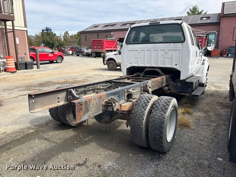 image for item ET8682 2006 Ford F-650 truck cab and chassis